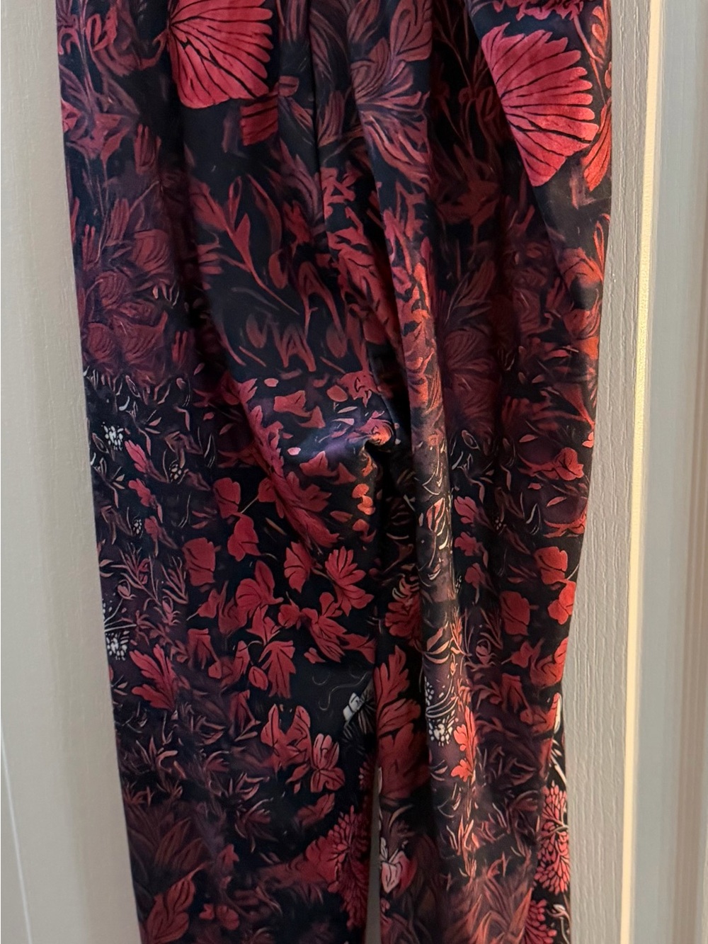 Y2K retro style Floral Print leggings in Burgundy and Black